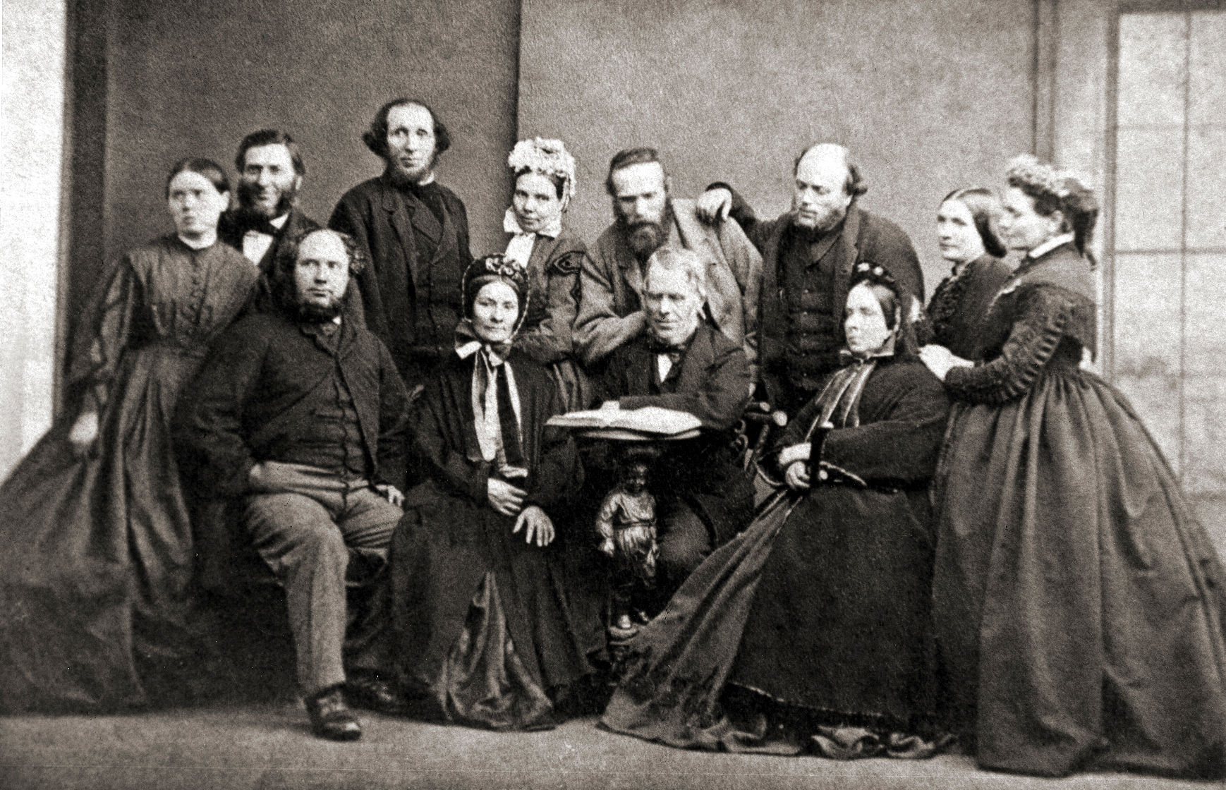 Photo of photos/Kenneth McLennan family portrait Glasgow 1860s